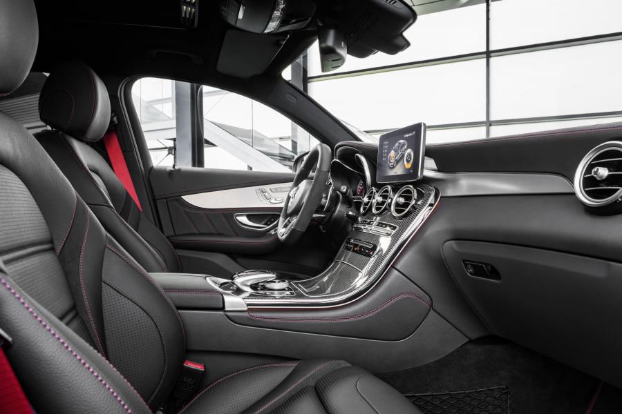 Интерьер Mercedes-AMG GLC43 4Matic Coupe 2016 года  (WW) (фото 45 из 46)